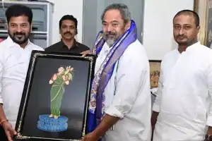 Actor R. Narayana Murthy Meets Telangana CM Revanth Reddy at His Jubilee Hills Residence