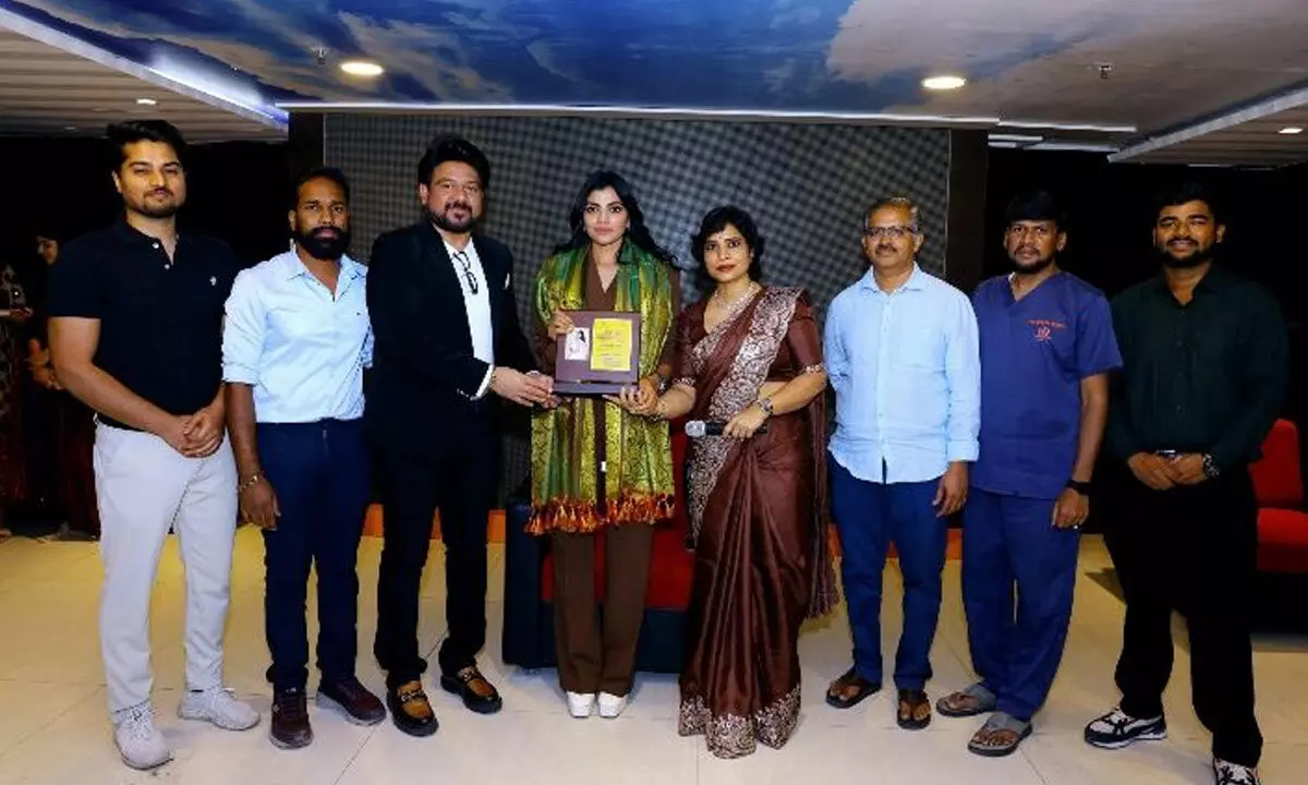 Bigg Boss star Lahari motivates women