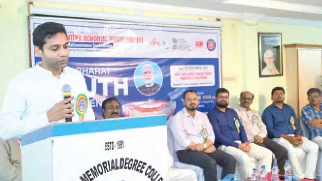 Collector encourages youth to uphold strong values