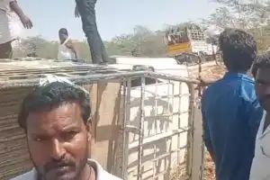 Consecutive Car Accidents in Gadwal Put Workers’ Safety in Danger