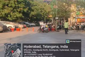 Entrance blockage at MGBS Metro Station troubles city commuters