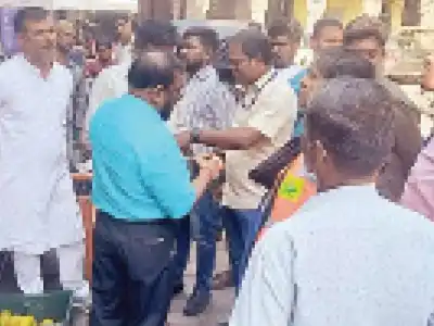 Food safety officials check mangoes at Mozamjahi Market
