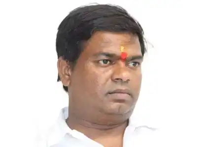 Former MLA Jeevan Reddy reports to Mokila police station in land dispute case