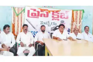 Gouds hold Minister Jupally responsible for Neera cafe closure