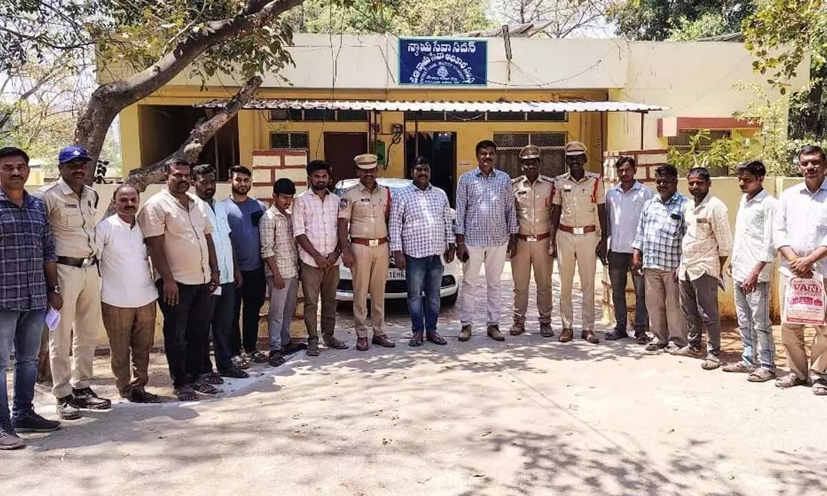 Jogulamba Gadwal Police Recover ₹1.05 Lakh for Cybercrime Victims