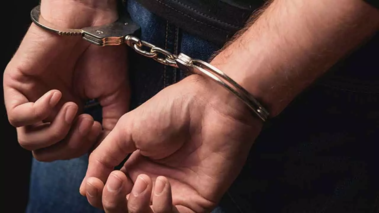 Man caught trying to commit gold scam