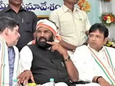 Minister Uttam Convenes Emergency Meeting with Karimnagar Leaders