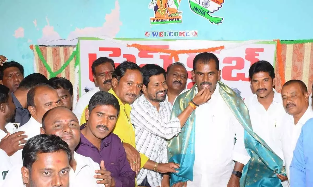 MLA honored by journalists