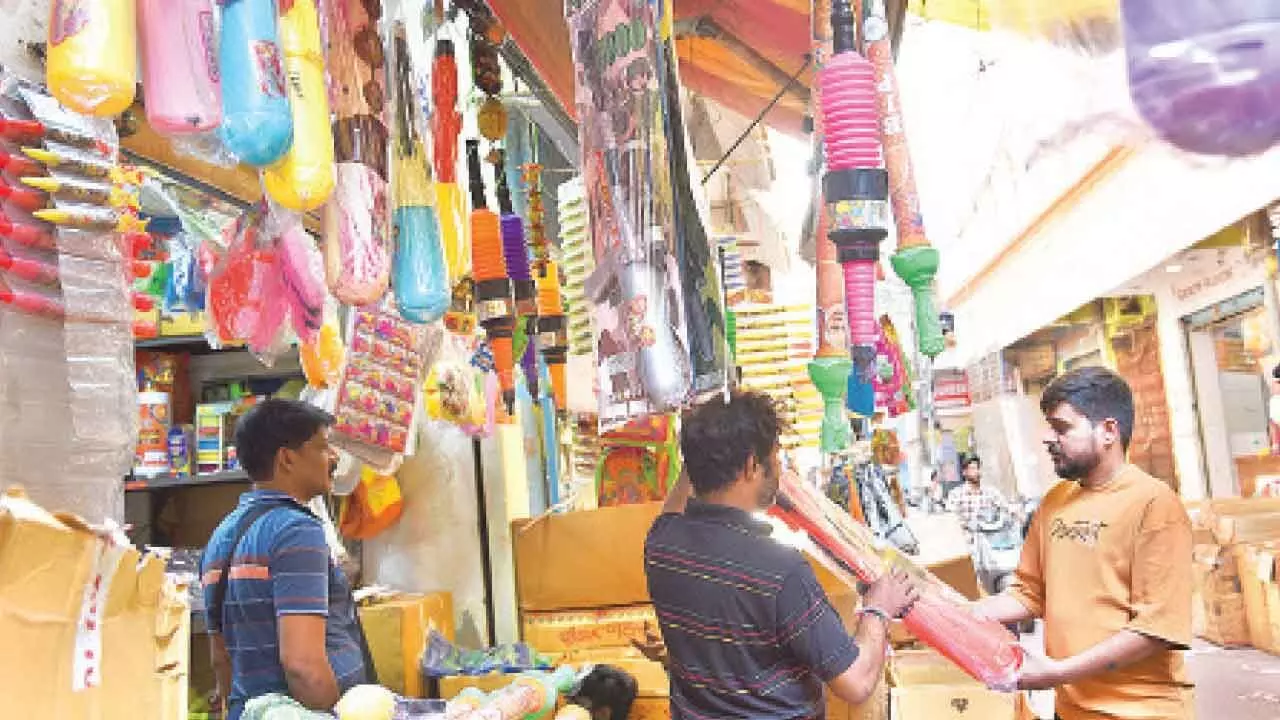 Online stores impact Holi color business in Hyderabad