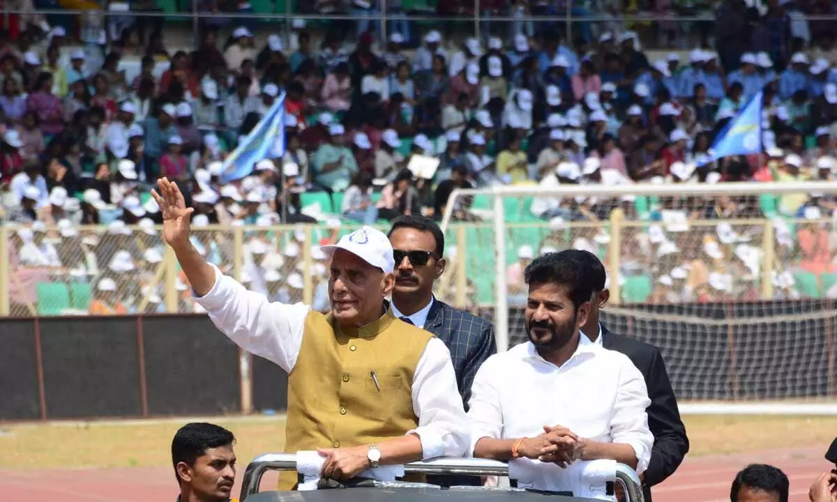 Rajnath Singh encourages youth to develop a scientific mindset