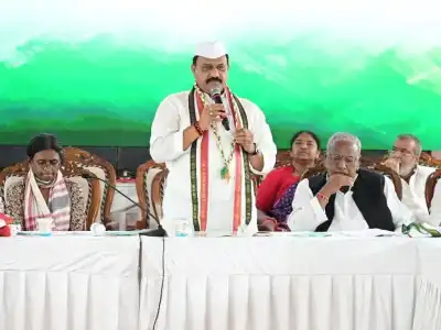 Sarithamma Attends TPCC Executive Meeting at Gandhi Bhavan, Welcomes AICC In-Charge Meenakshi Natarajan