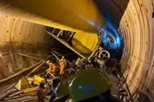 SCR takes quick action to clear debris at tunnel collapse site