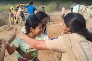Students from central university detained during protest