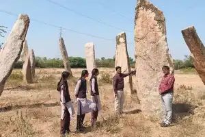 Students tour ancient standing stones site