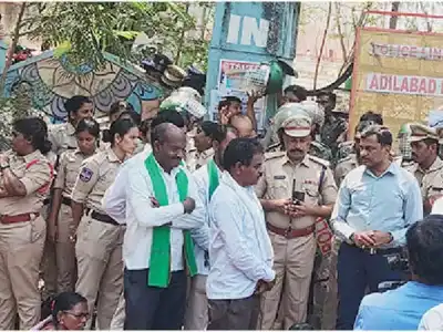 Tribal leaders stage large protest for land rights