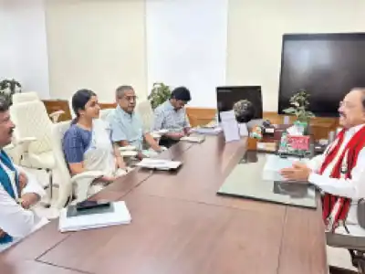 Tummala asks officials to keep enough seeds ready for monsoon
