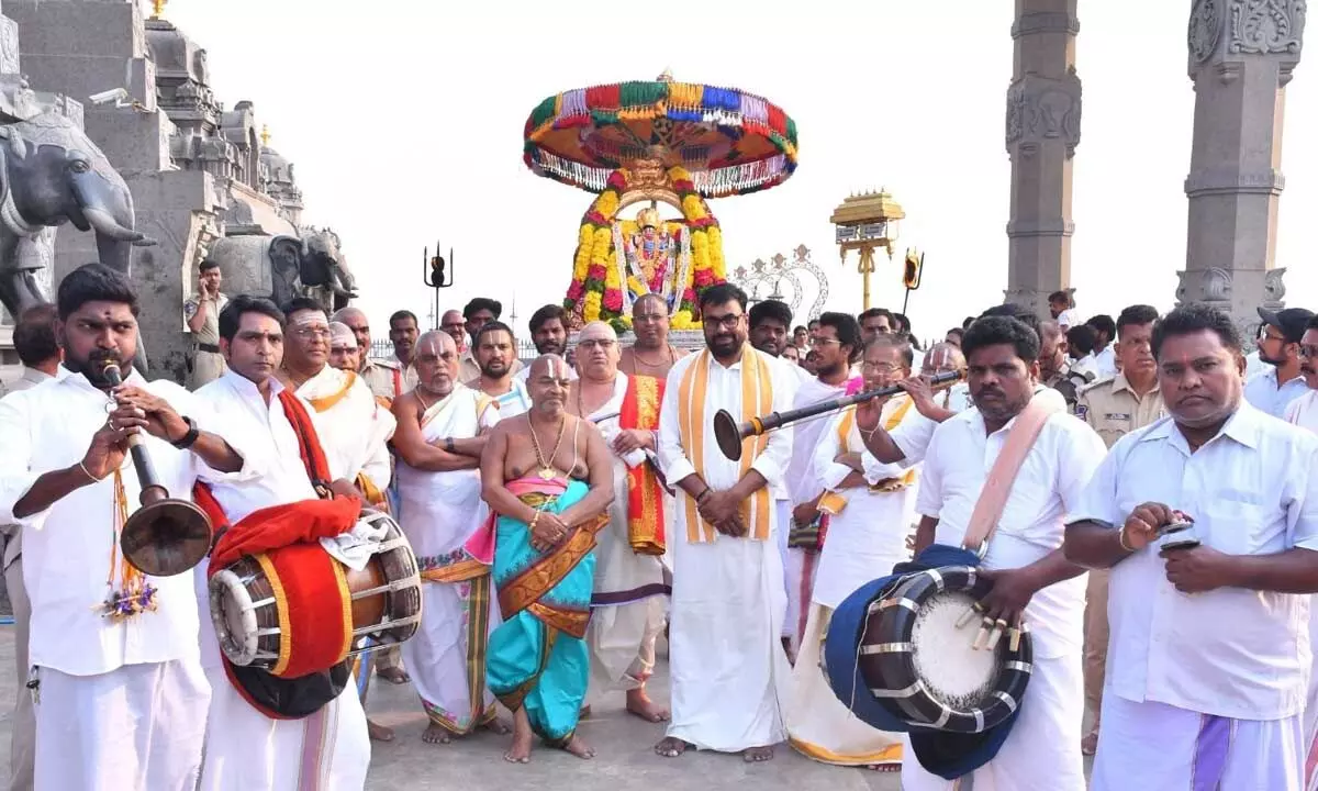 Ugadi festival celebrated in a grand manner at Yadagirigutta temple