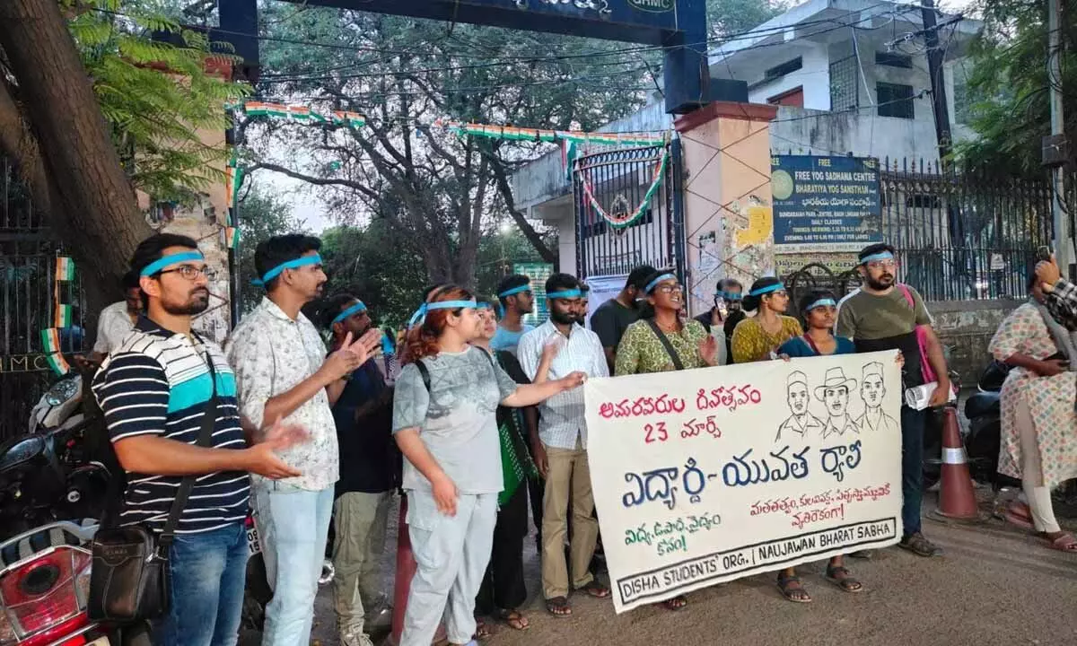 Youth bike rally honors martyrs