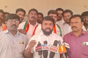 Alampur Farmers Celebrate as Link Canal from RDS to Chinnonipalli Reservoir Gets Approval; MP Mallu Ravi and AICC Secretary Sampath Kumar Honored