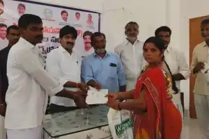 Alampur MLA Vijayudu Hands Out CMRF Cheques to Beneficiaries