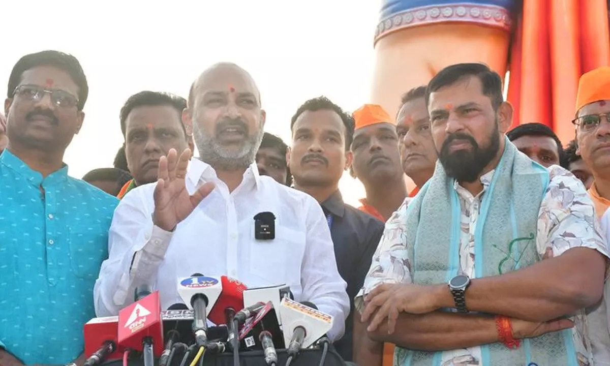 Bandi confirms Raja Singh is a senior BJP leader