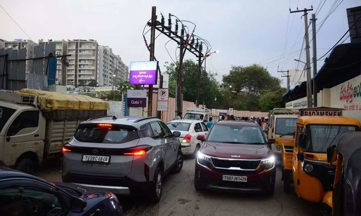 Banjara Hills residents want weekly market moved