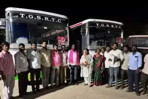 Basu Hanumanthu Naidu Launches Buses from Gadwal for BRS Rajatotsava Sabha in Warangal