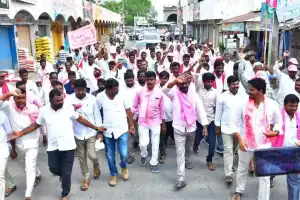 BRS Party Supporters Gather from Gadwal and Alampur to Warangal for 25th Anniversary Celebrations