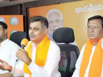Chevella MP Konda strongly criticizes sale of University of Hyderabad lands