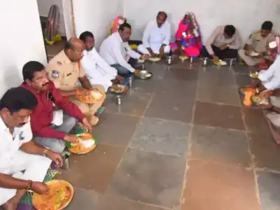 Collector and MLA Share Community Meal with Beneficiaries to Support Fine Rice Program in Gadwal