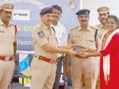 Cyberabad police return 1,060 mobile phones worth Rs 3.18 crore to their owners