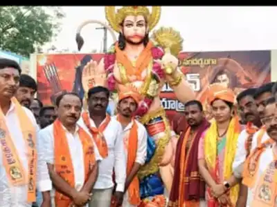 Devotees Gather in Large Numbers for Hanuman Shobha Yatra in Gadwal