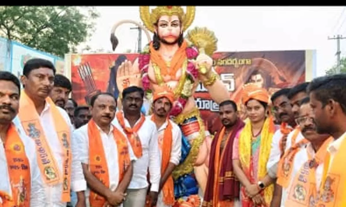 Devotees Gather in Large Numbers for Hanuman Shobha Yatra in Gadwal