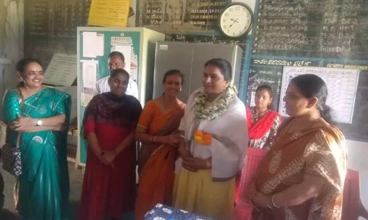 District Legal Cell Secretary Kavitha Devi Visits Pulikal Government High School, Stresses Importance of Nutritious Midday Meals and Student Wellbeing