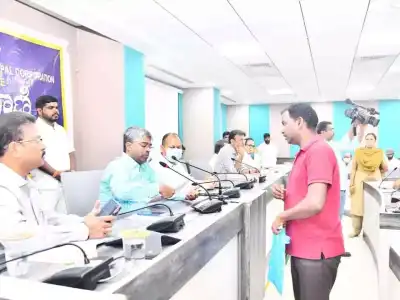 GHMC gets 120 applications at Prajavani program