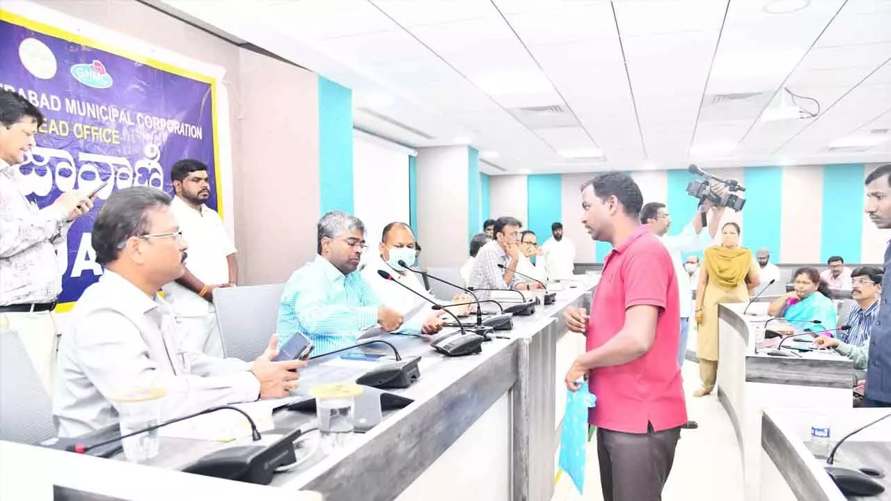 GHMC gets 120 applications at Prajavani program