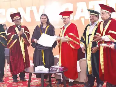 Governor attends Ashoka School of Business convocation