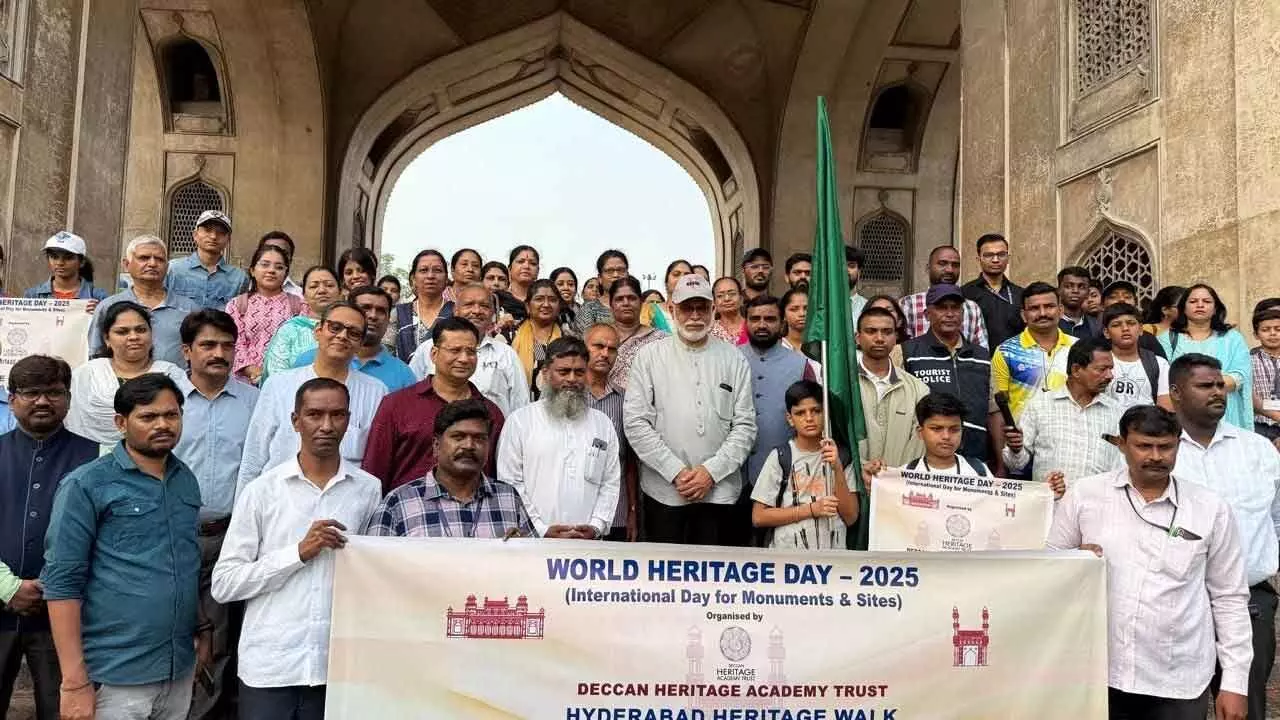 Heritage enthusiasts walk from Charminar to Chowmahalla Palace