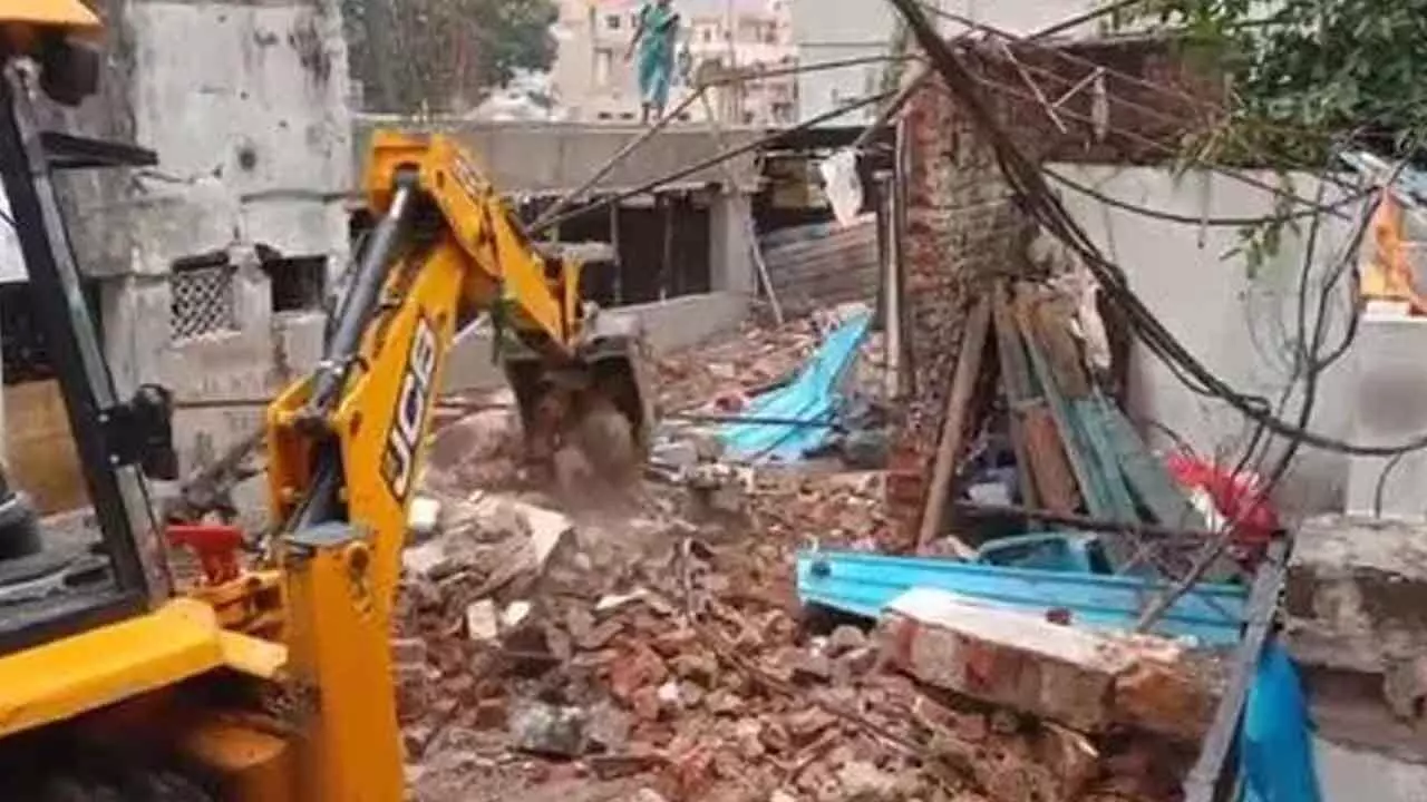 Hyderabad: GHMC Takes Down Unauthorized Building in Banjara Hills