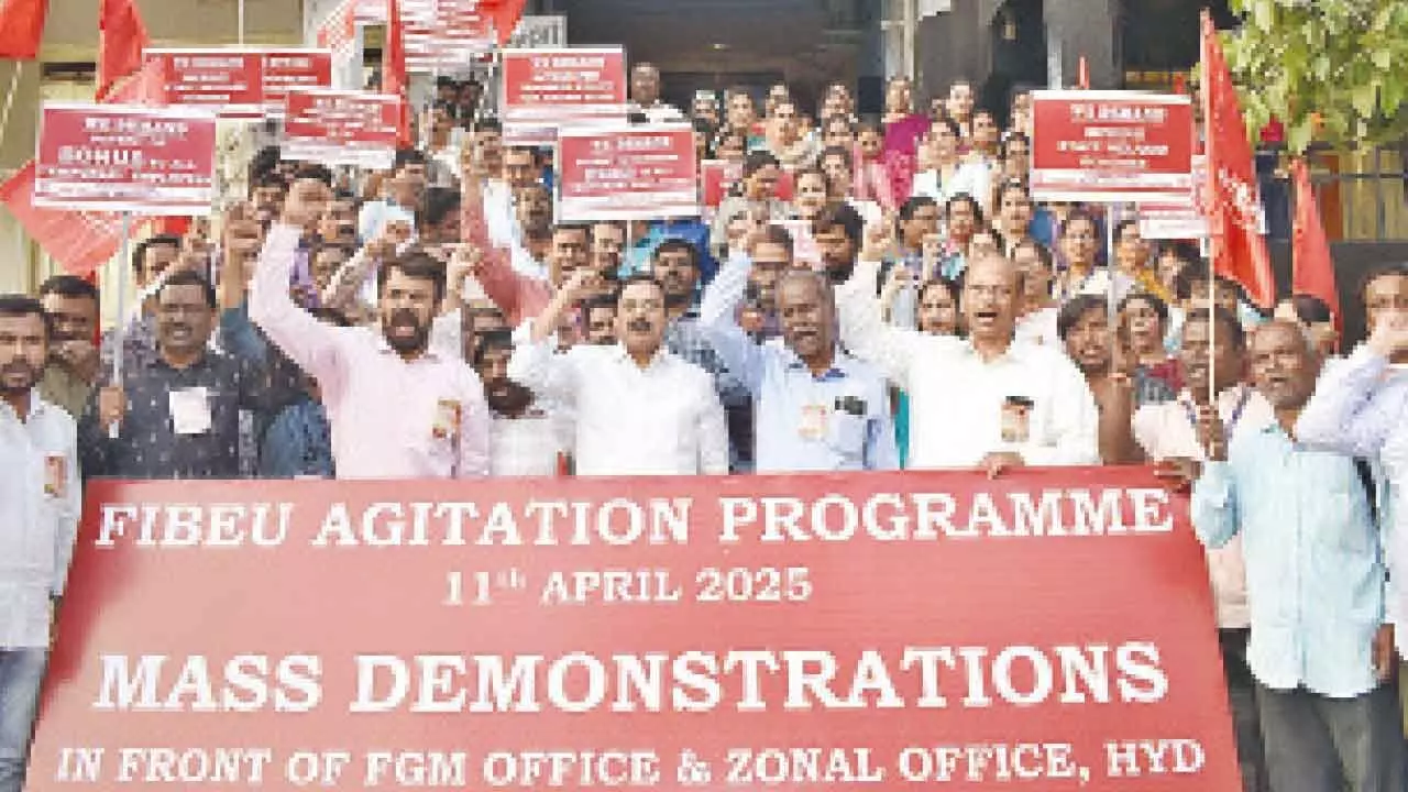 Indian Bank workers hold protest