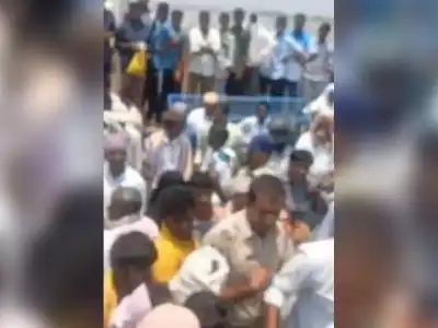 Jurala Ayacut Farmers Hold Large Protest to Demand Irrigation Water Release