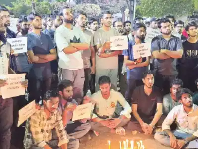 MANUU students organize candlelight march
