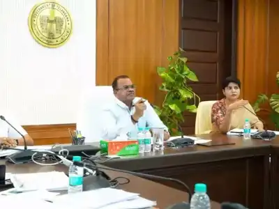 Minister Komatireddy calls for faster construction of HAM roads