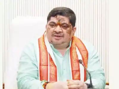 Ponnam accuses Bandi of breaking election rules