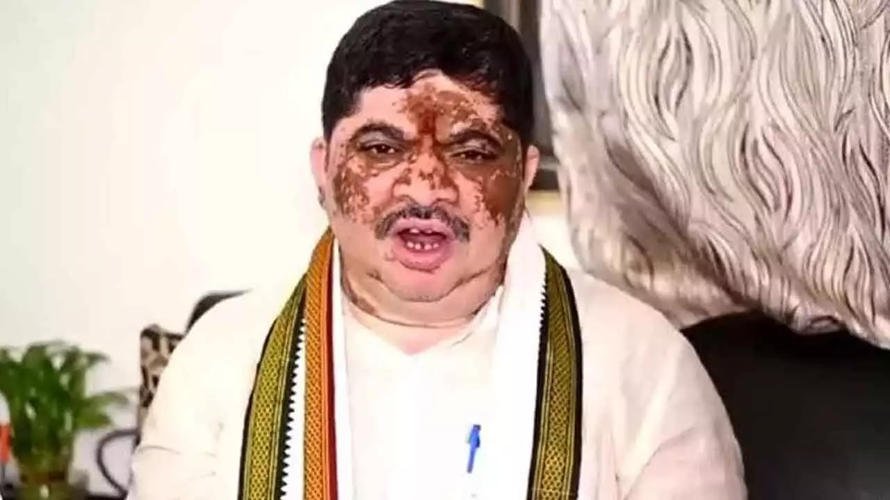 Ponnam accuses BRS and BJP of making a pact in Hyderabad MLC polls