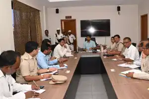 Rice millers must finish tasks quickly, says Collector Venkatesh Dhotre