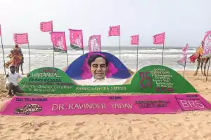 Sand art honoring KCR revealed in Puri