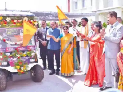 SBI donates battery-powered vehicles to Yadagirigutta temple