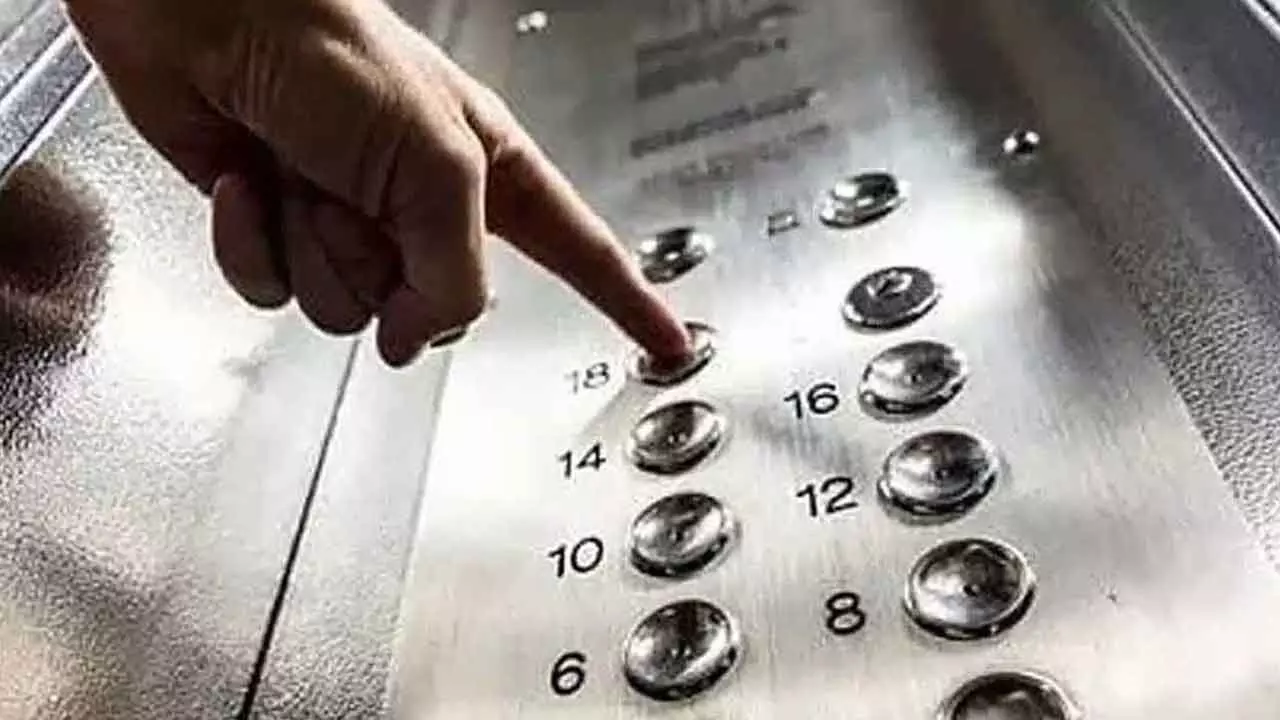 Three injured in elevator accident in Hyderabad