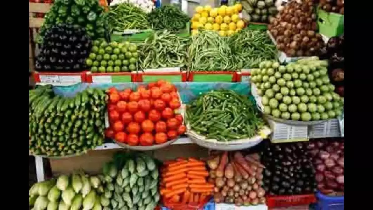 Vegetable traders shut shops as customers turn to smaller markets